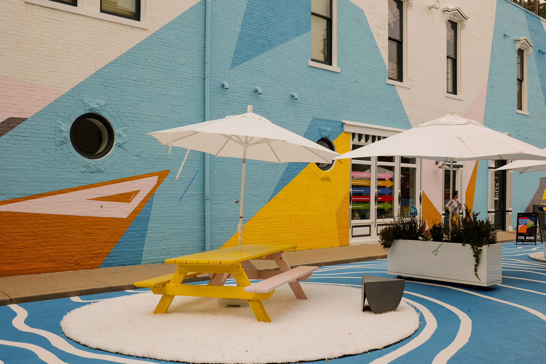 colorful alley in Columbus, Indiana